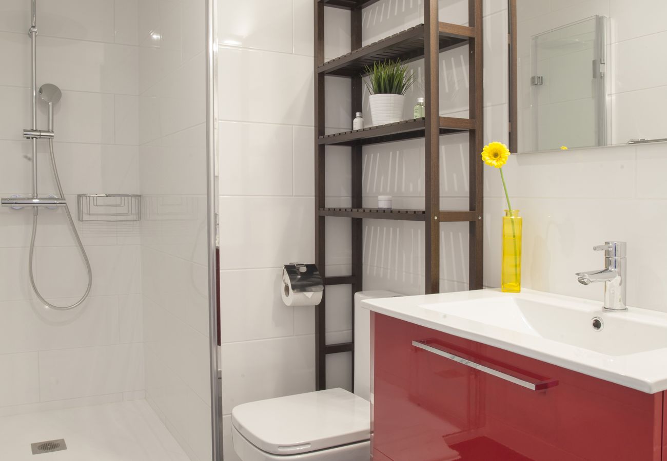 charming family bathroom. Apartment in Sitges - SULLIVAN Apartment