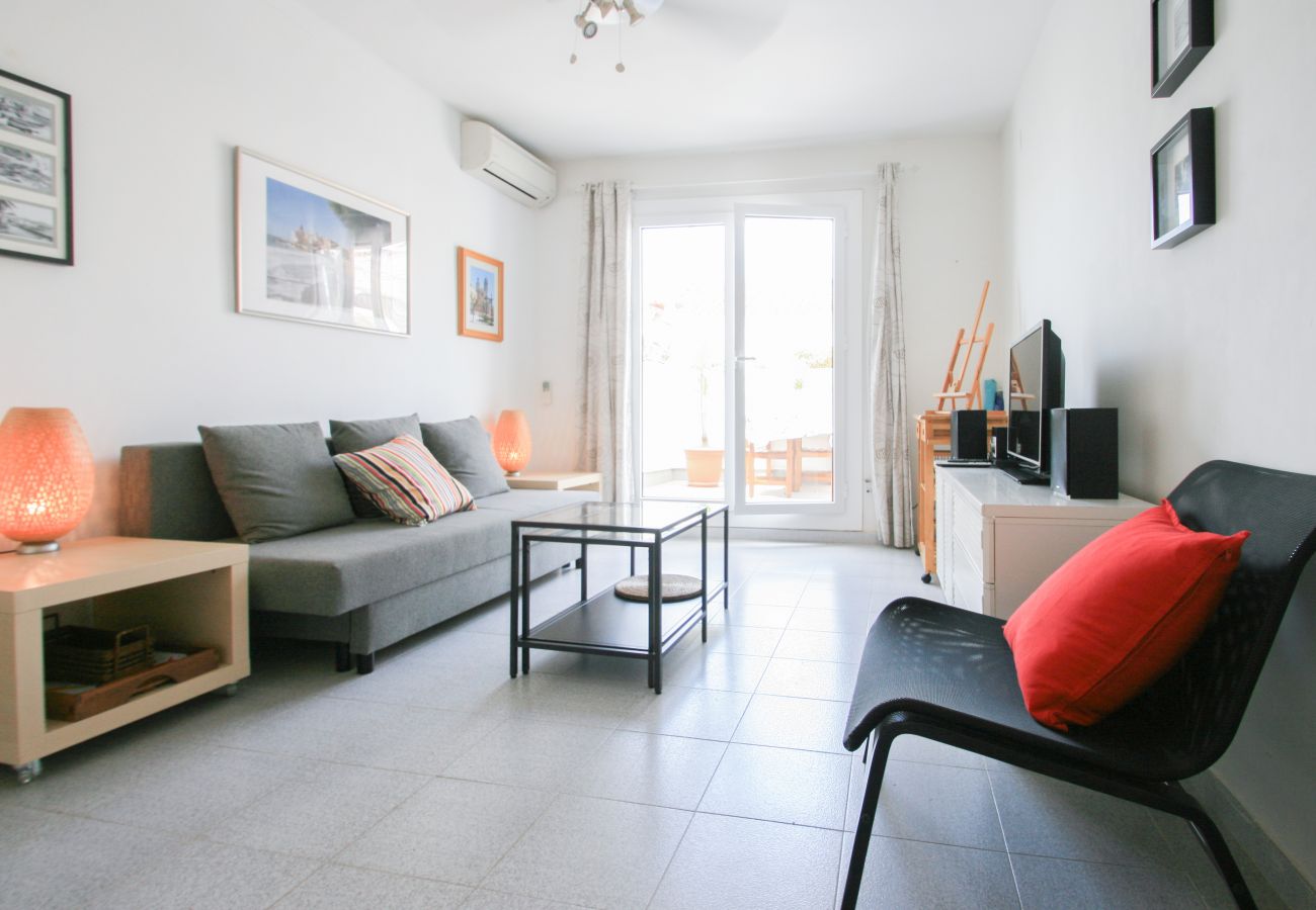 Superb access from the lounge to the terrace. Apartment in Sitges - Matisse Apartment